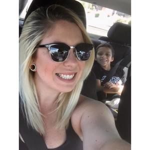 Meet your Posher, Danielle